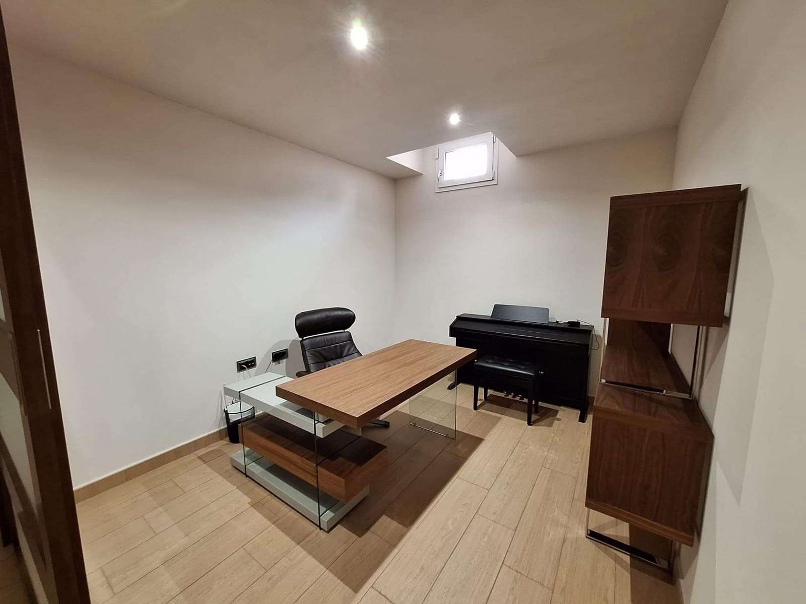 4 soverom Villa til salgs i Torrevieja med svømmebasseng garasje - € 850 000 (Ref: 9780558)