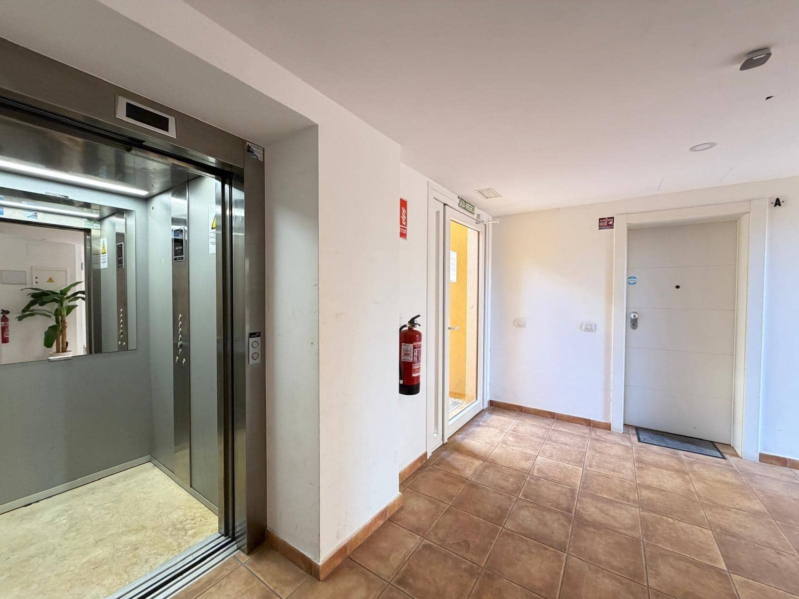 2 chambre Penthouse à vendre à Punta Prima avec piscine - 339 900 € (Ref: 9782987)