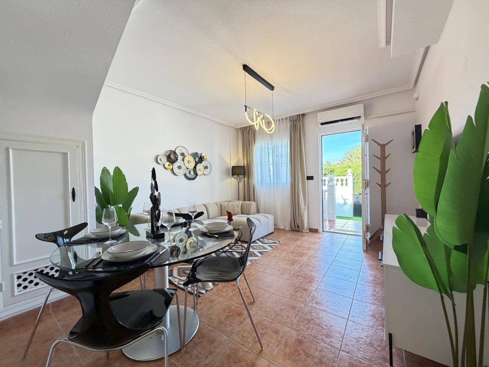 3 soveværelse Rækkehus til salg i Orihuela Costa med swimmingpool - € 259.900 (Ref: 9782989)