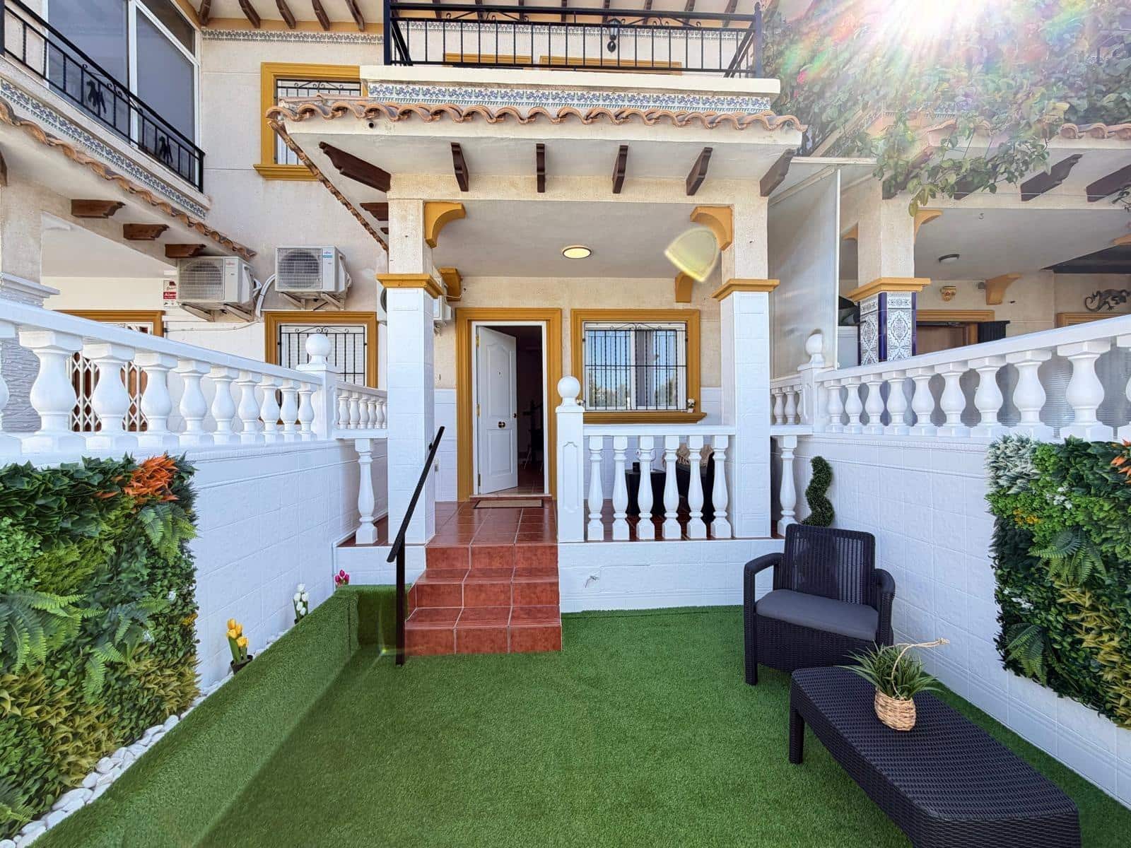 3 soveværelse Rækkehus til salg i Orihuela Costa med swimmingpool - € 259.900 (Ref: 9782989)