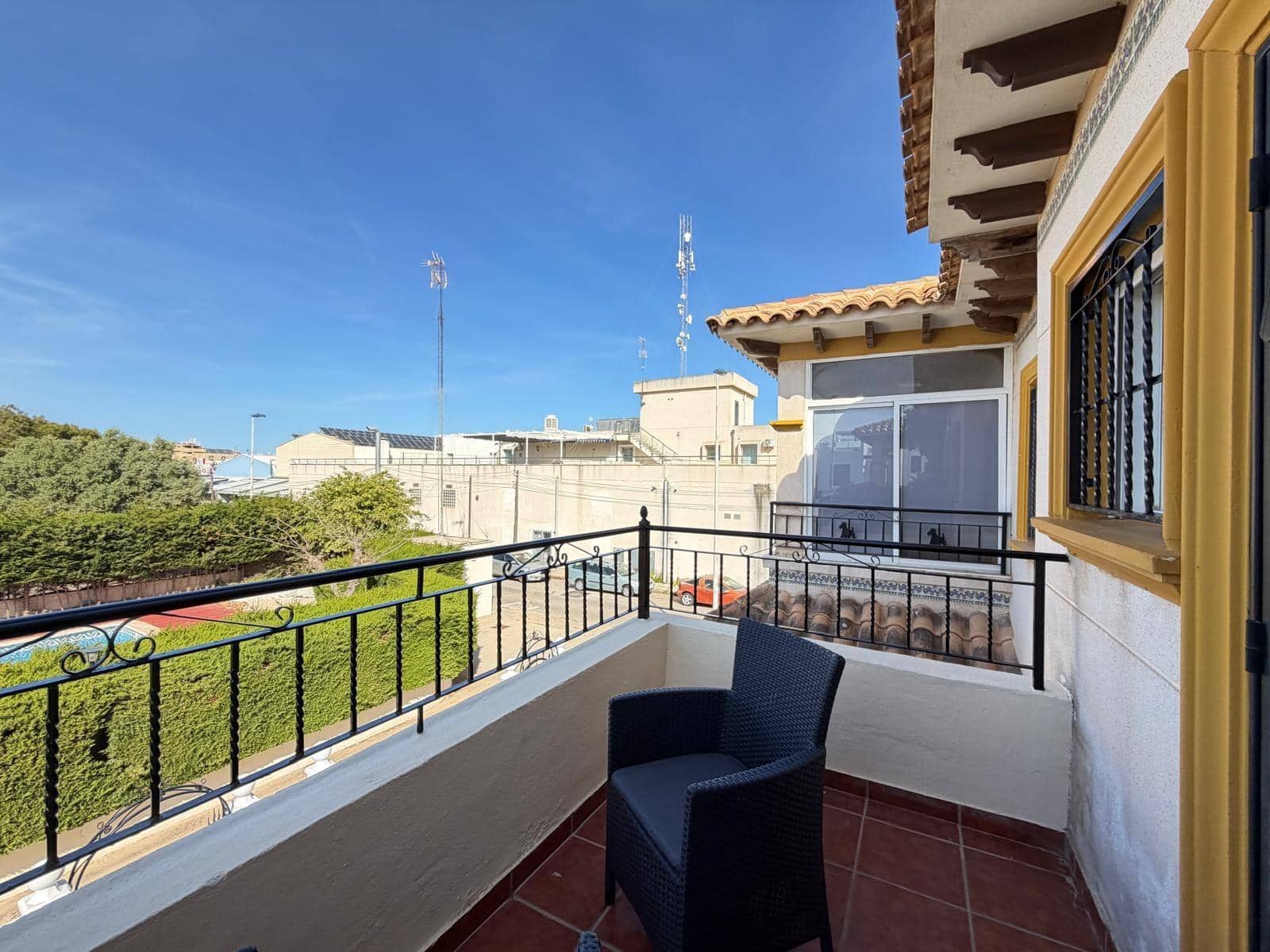 3 soveværelse Rækkehus til salg i Orihuela Costa med swimmingpool - € 259.900 (Ref: 9782989)