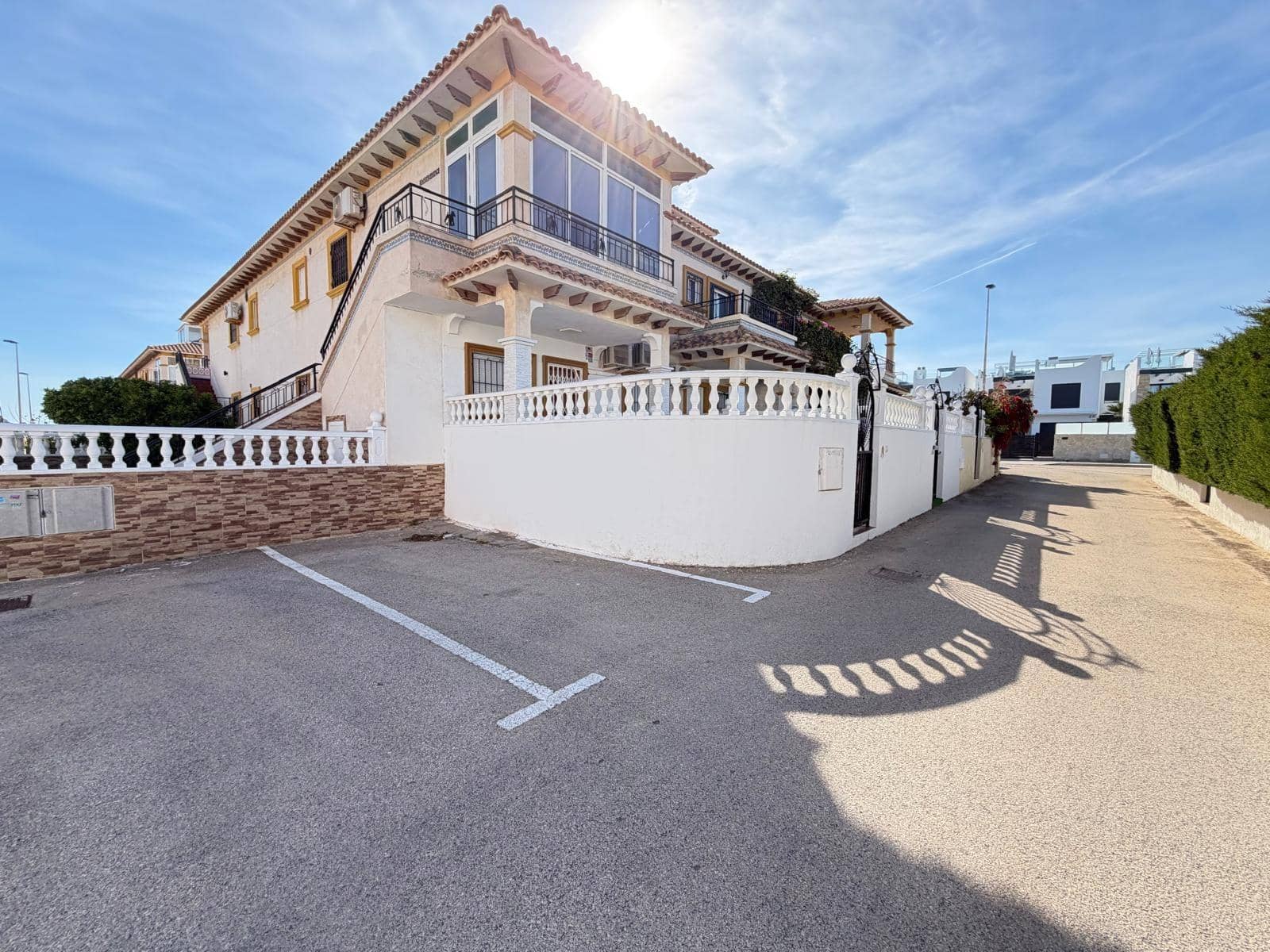 3 soveværelse Rækkehus til salg i Orihuela Costa med swimmingpool - € 259.900 (Ref: 9782989)