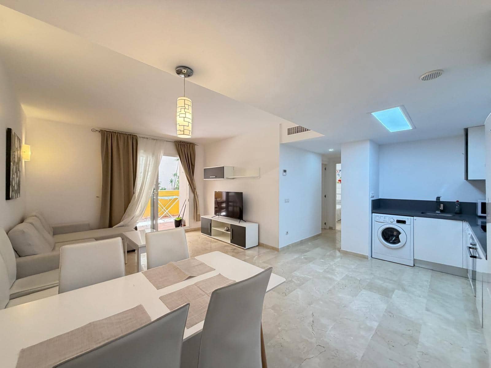 3 chambre Appartement à vendre à Punta Prima avec piscine garage - 289 000 € (Ref: 9782991)