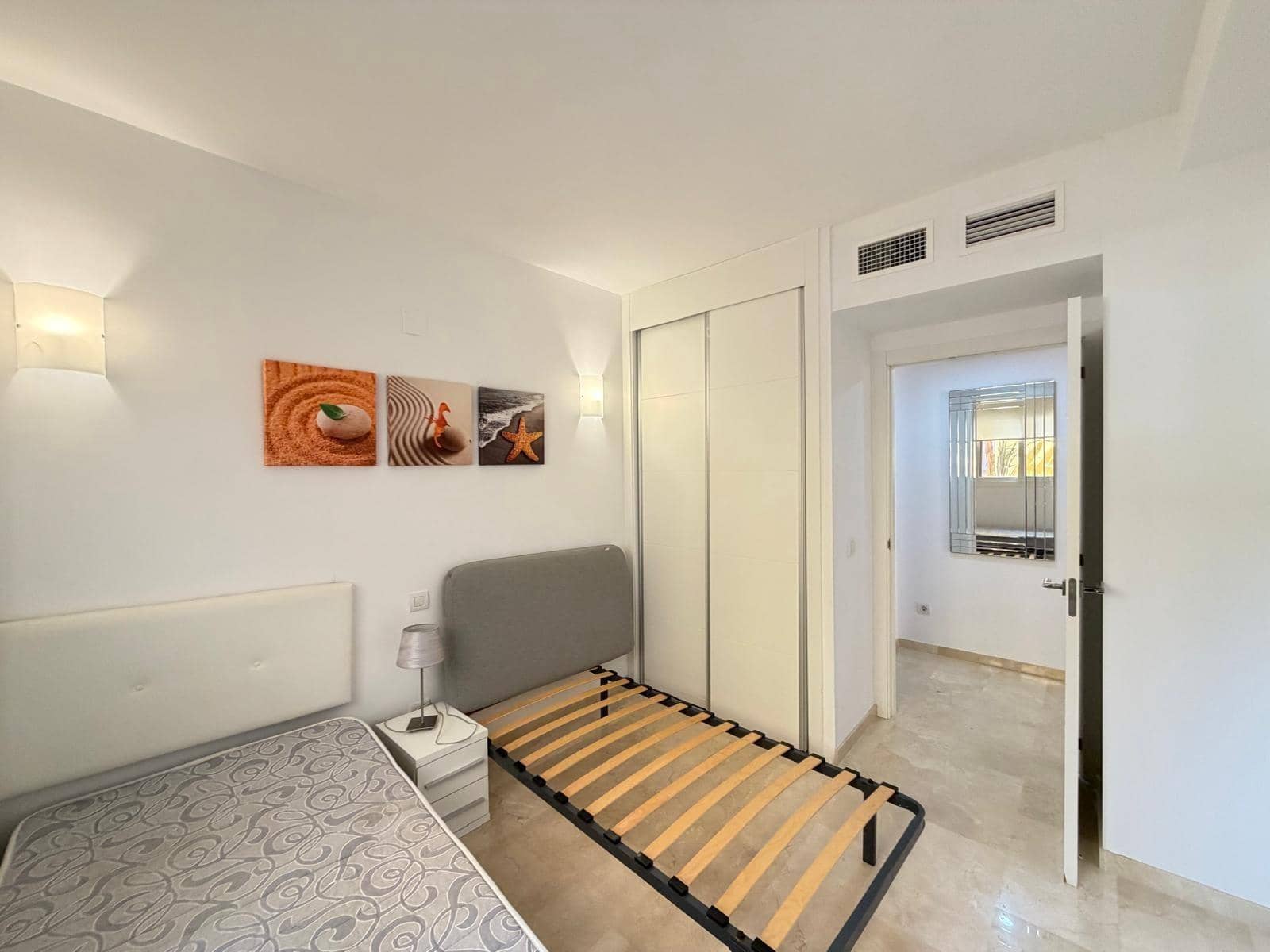 3 chambre Appartement à vendre à Punta Prima avec piscine garage - 289 000 € (Ref: 9782991)