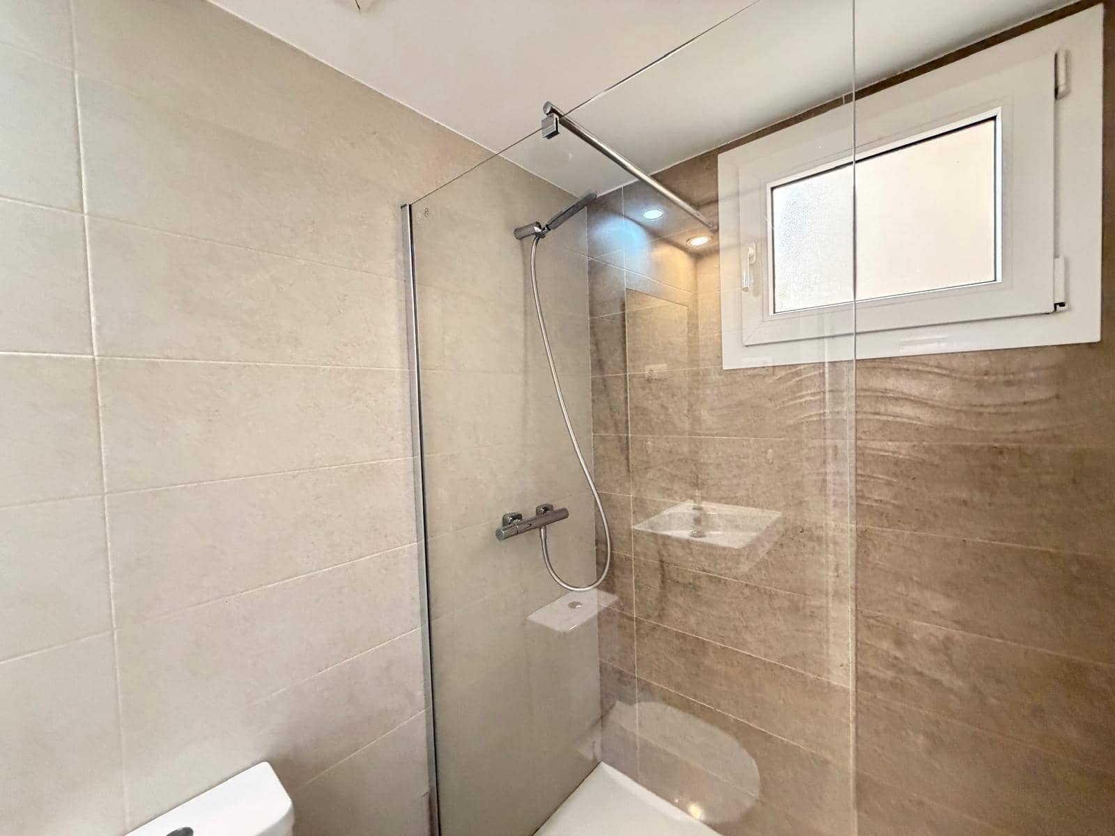 3 chambre Appartement à vendre à Punta Prima avec piscine garage - 289 000 € (Ref: 9782991)