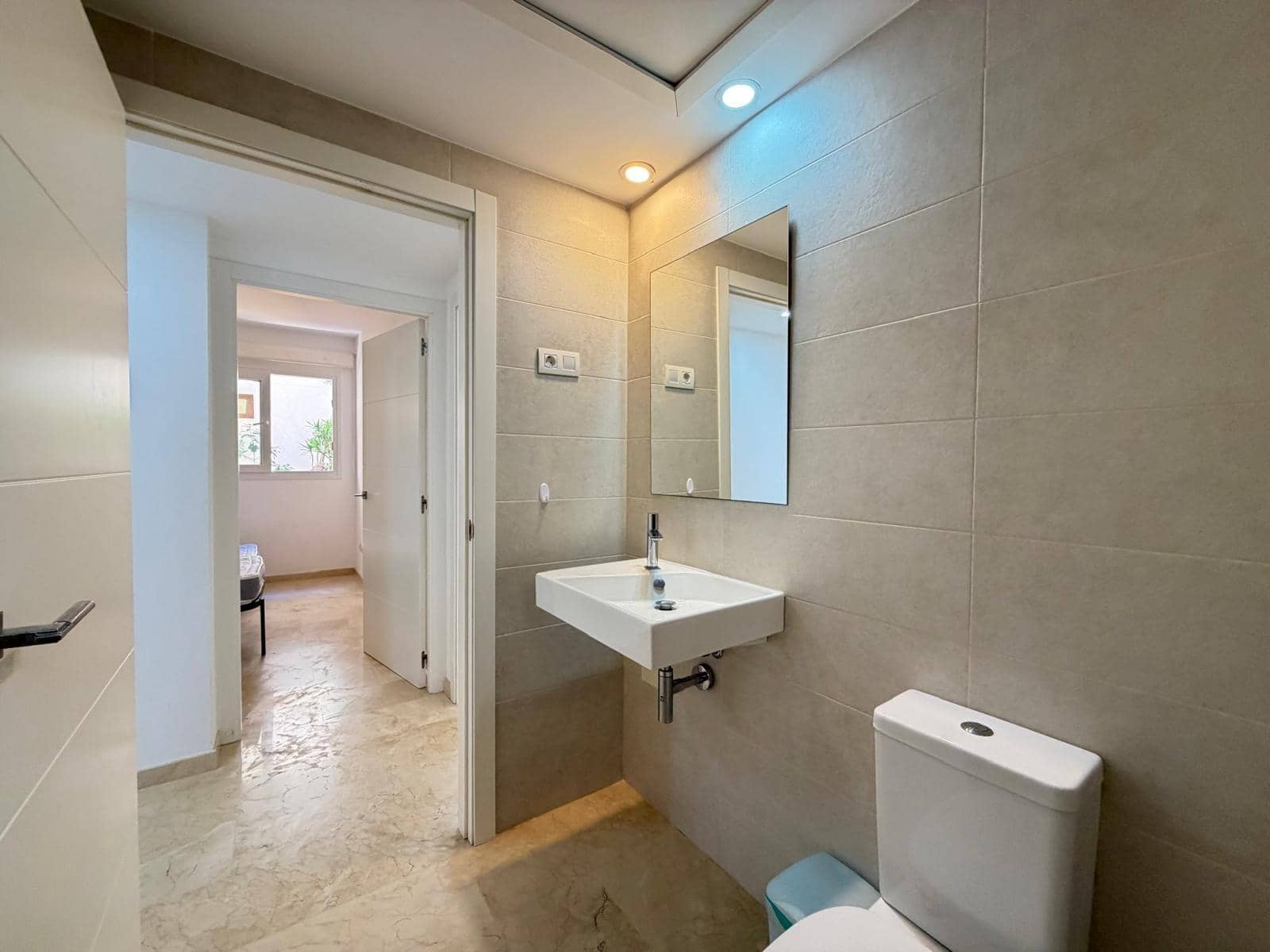 3 chambre Appartement à vendre à Punta Prima avec piscine garage - 289 000 € (Ref: 9782991)