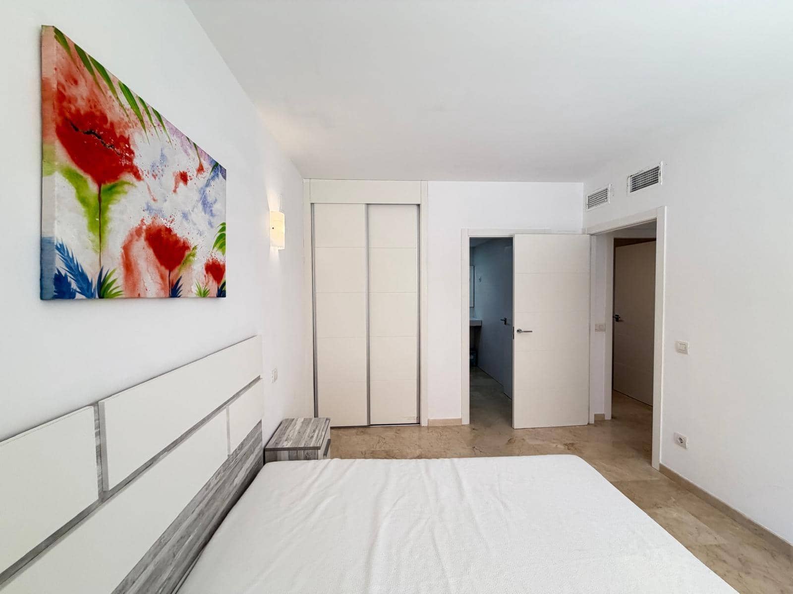 3 chambre Appartement à vendre à Punta Prima avec piscine garage - 289 000 € (Ref: 9782991)