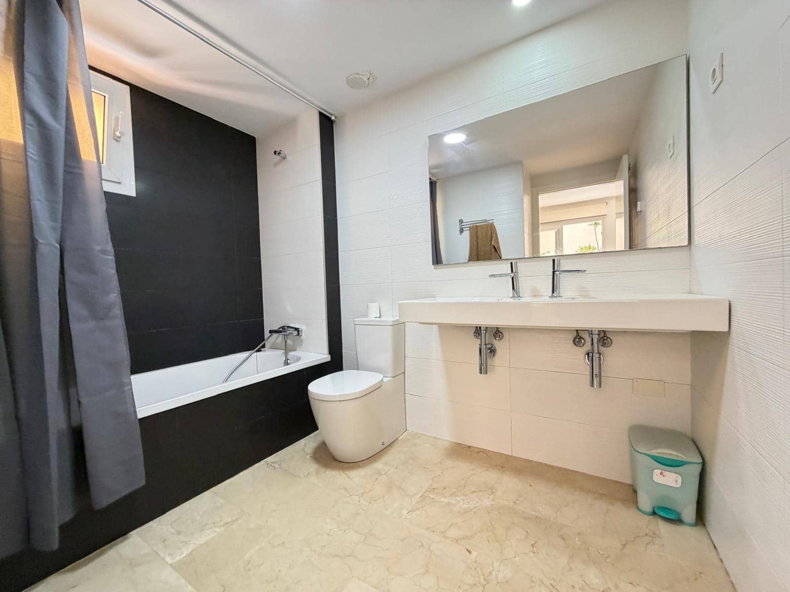 3 chambre Appartement à vendre à Punta Prima avec piscine garage - 289 000 € (Ref: 9782991)