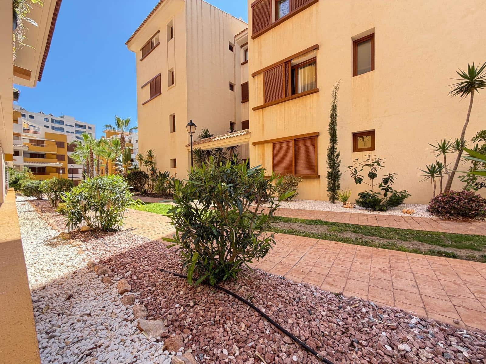 3 chambre Appartement à vendre à Punta Prima avec piscine garage - 289 000 € (Ref: 9782991)