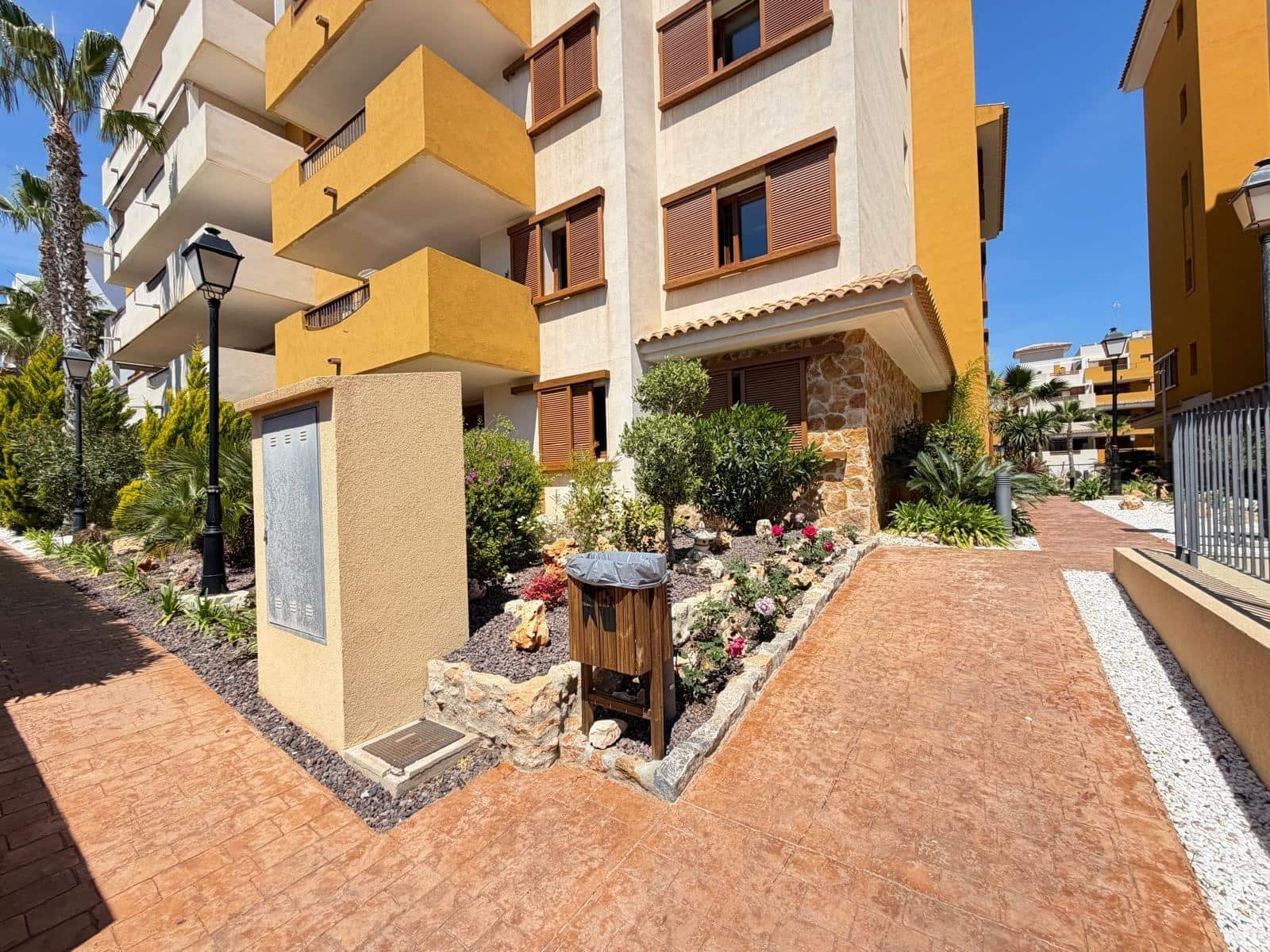 3 chambre Appartement à vendre à Punta Prima avec piscine garage - 289 000 € (Ref: 9782991)