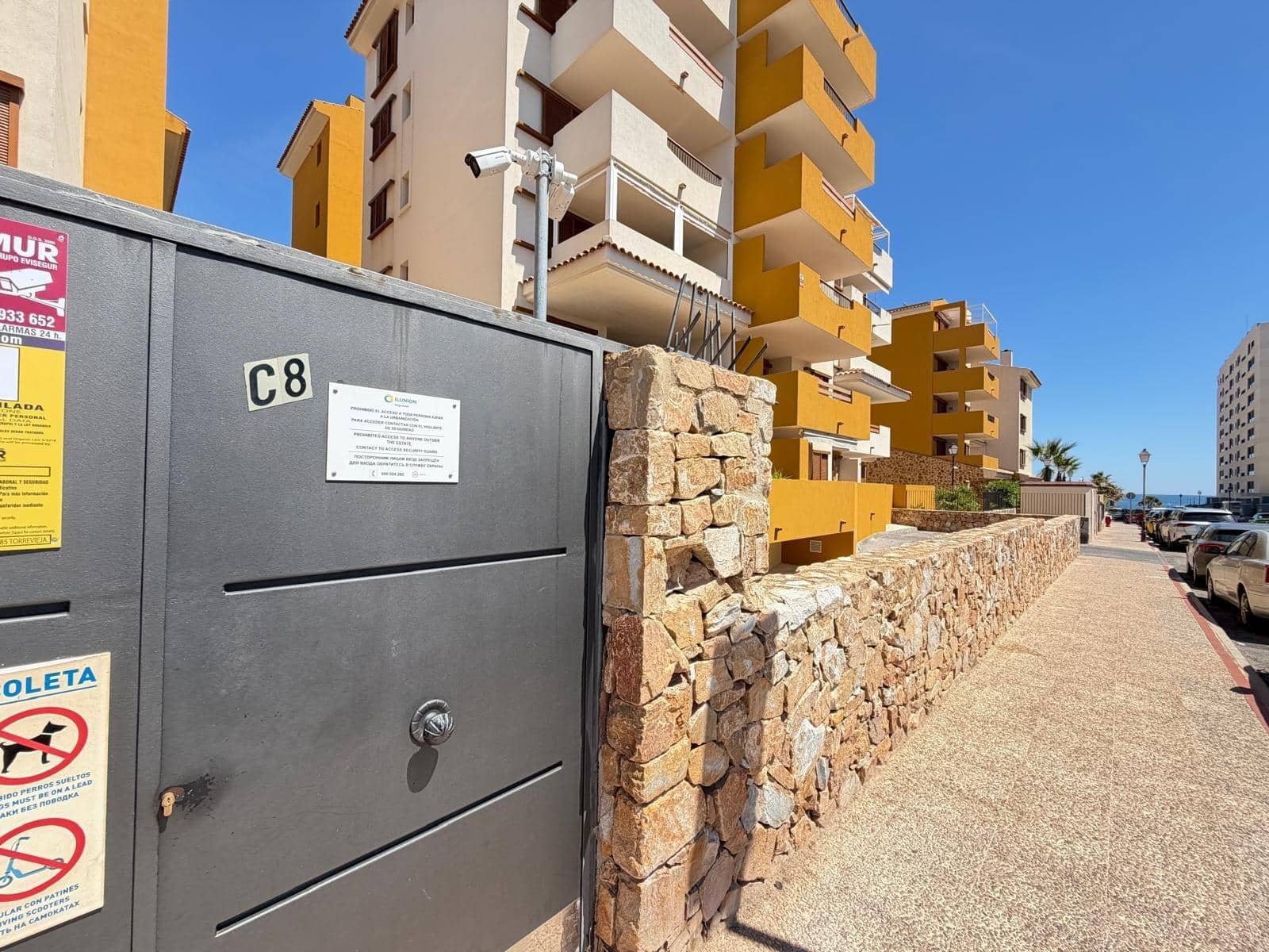 3 chambre Appartement à vendre à Punta Prima avec piscine garage - 289 000 € (Ref: 9782991)