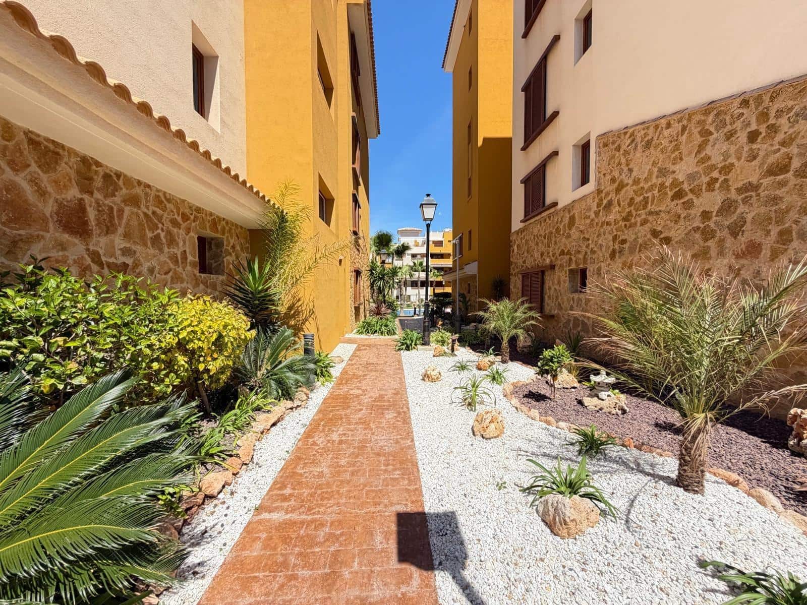 3 chambre Appartement à vendre à Punta Prima avec piscine garage - 289 000 € (Ref: 9782991)