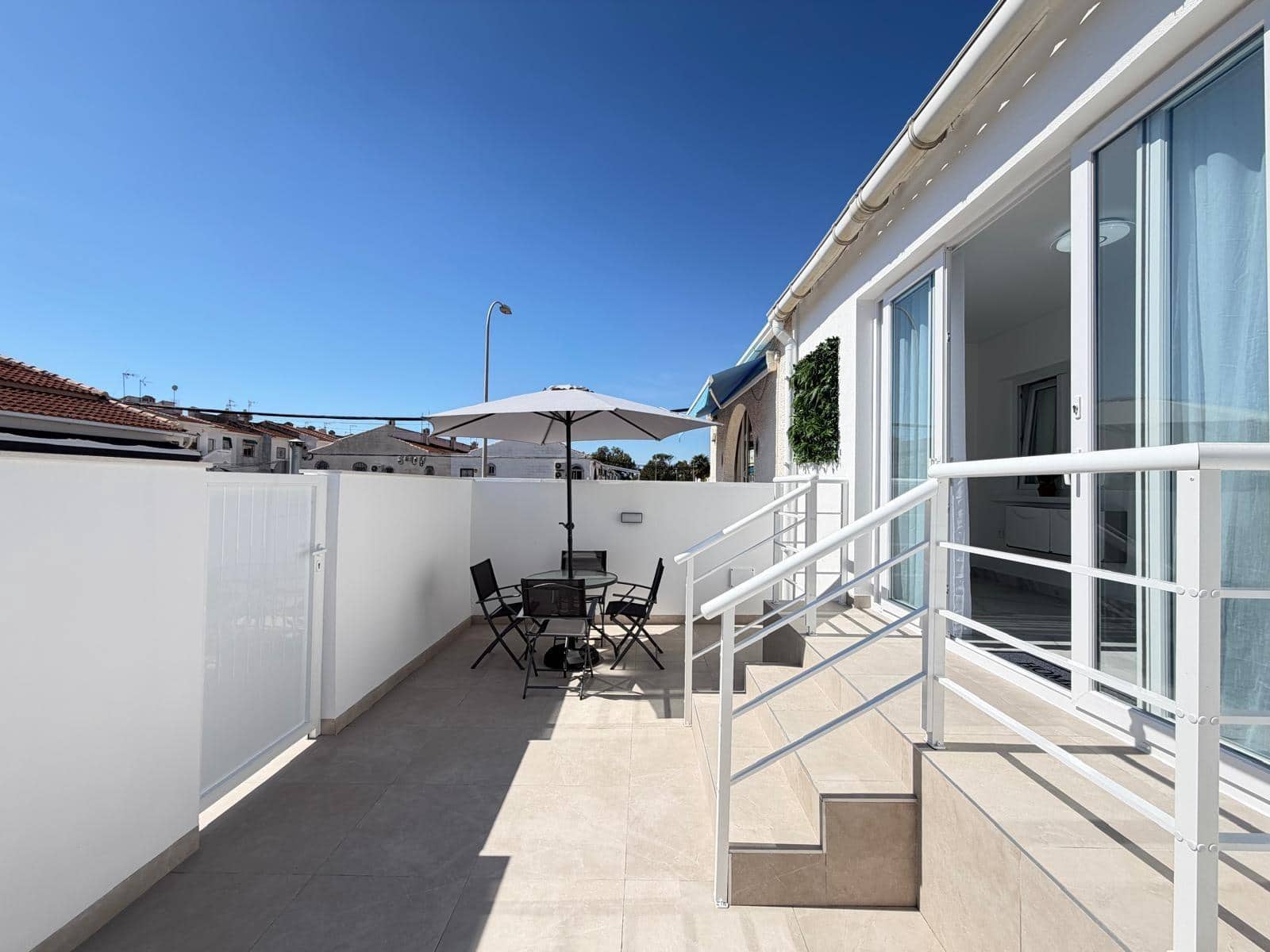 2 soverom Rekkehus til salgs i Torrevieja - € 159 900 (Ref: 9782992)