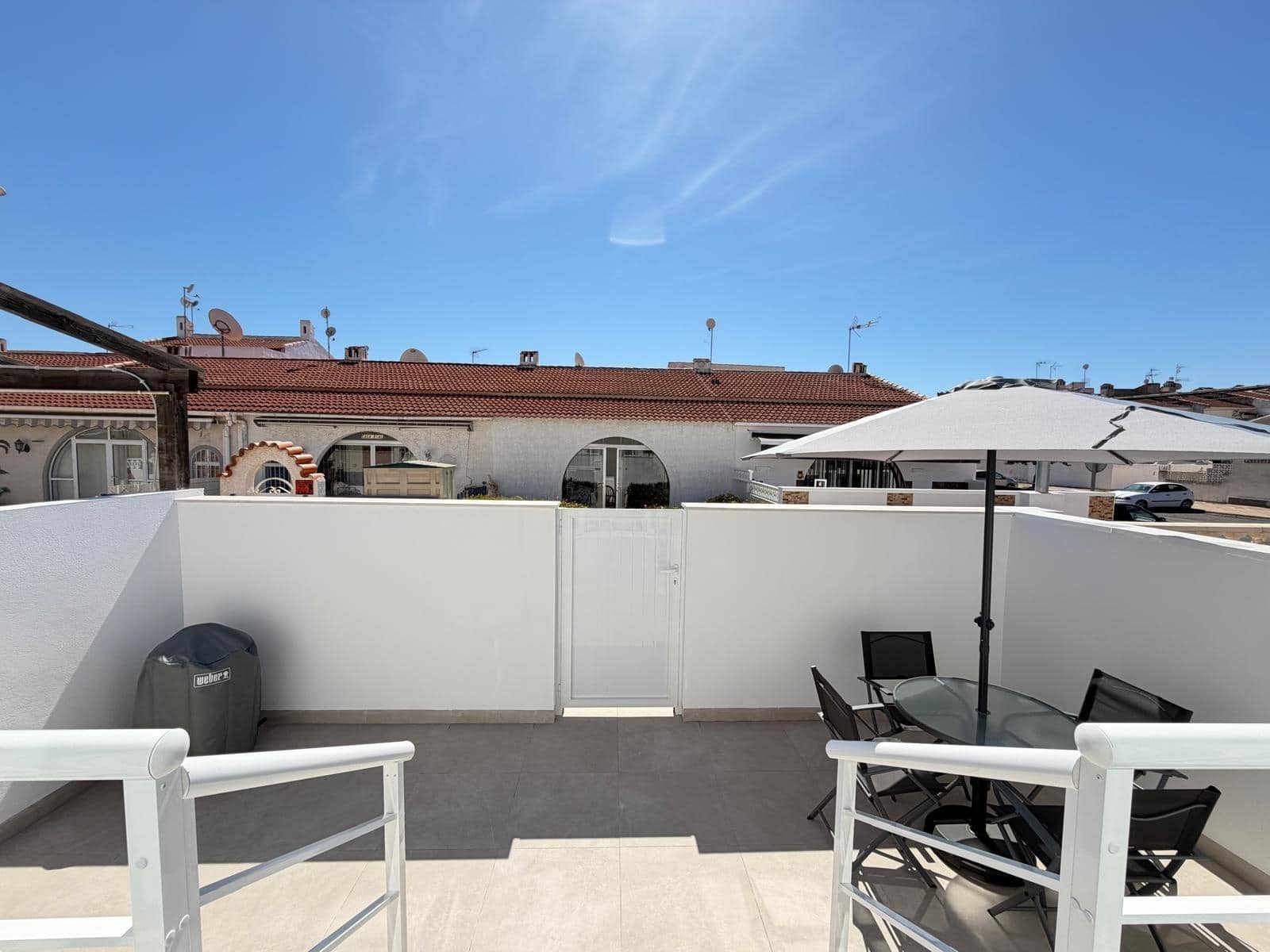 2 soverom Rekkehus til salgs i Torrevieja - € 159 900 (Ref: 9782992)