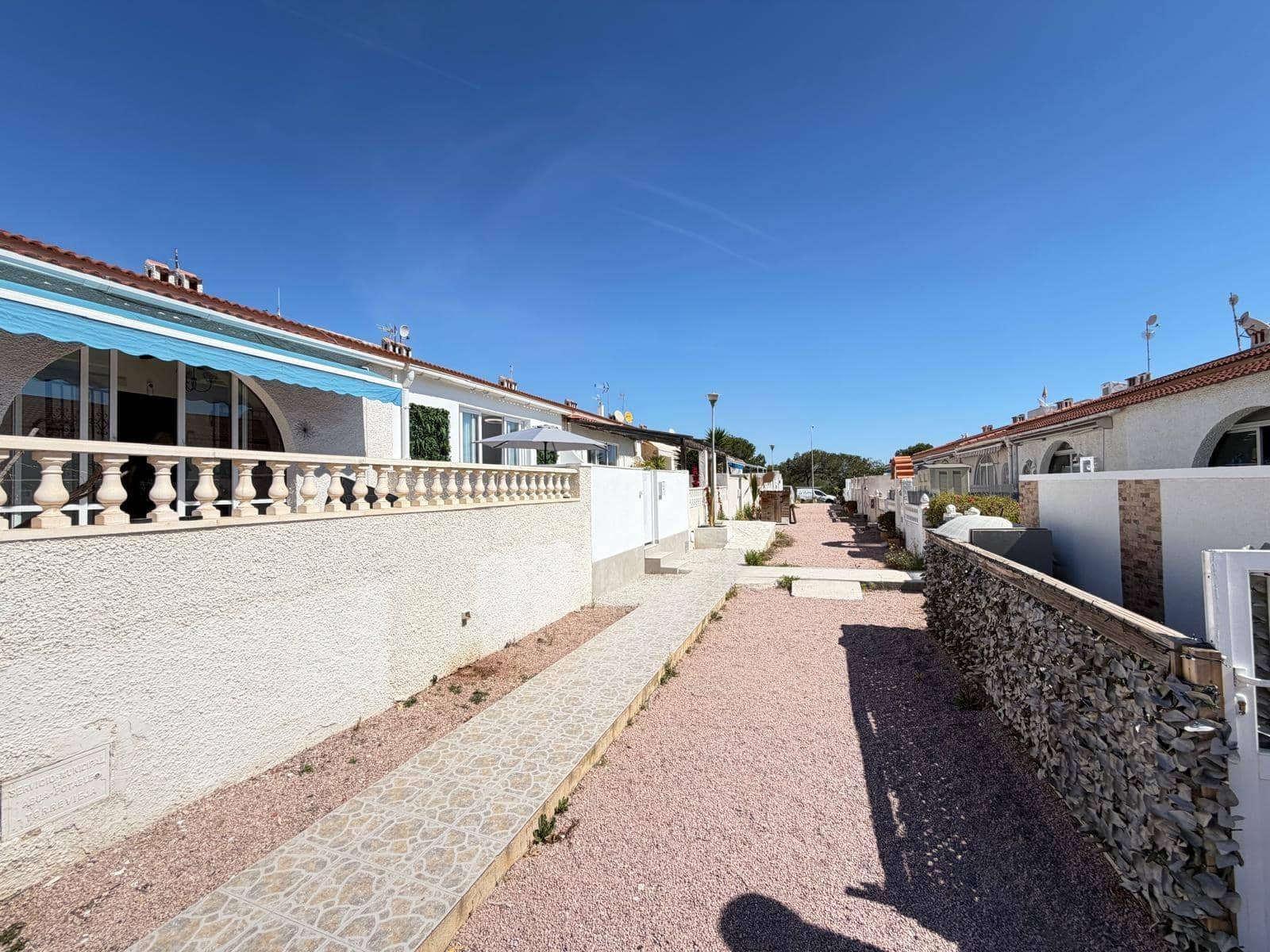 2 soverom Rekkehus til salgs i Torrevieja - € 159 900 (Ref: 9782992)