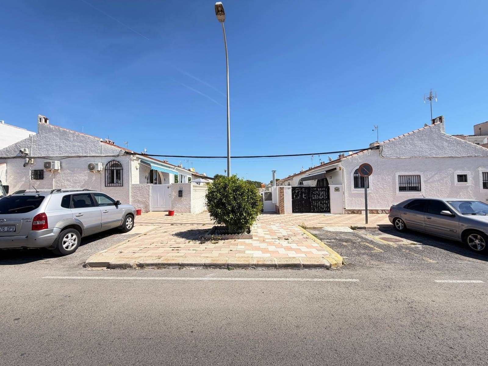 2 soverom Rekkehus til salgs i Torrevieja - € 159 900 (Ref: 9782992)