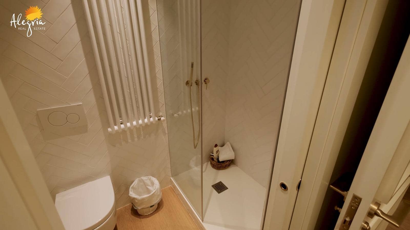 3 bedroom Apartment for sale in Valencia city - € 870,000 (Ref: 9782994)