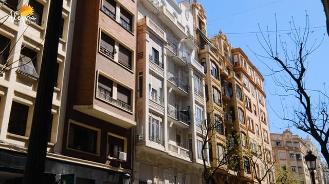 3 soveværelse Lejlighed til salg i La Gran Via, Valencia by - € 870.000 (Ref: 9782994)