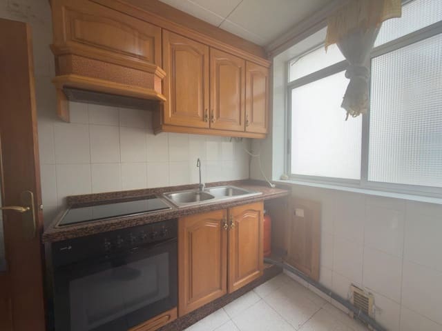 3 slaapkamer Appartement te koop in Alicante stad - € 100.000 (Ref: 9788399)