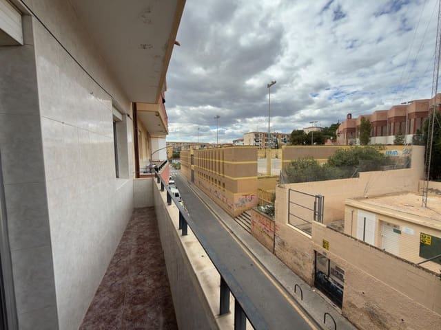 3 slaapkamer Appartement te koop in Alicante stad - € 100.000 (Ref: 9788399)