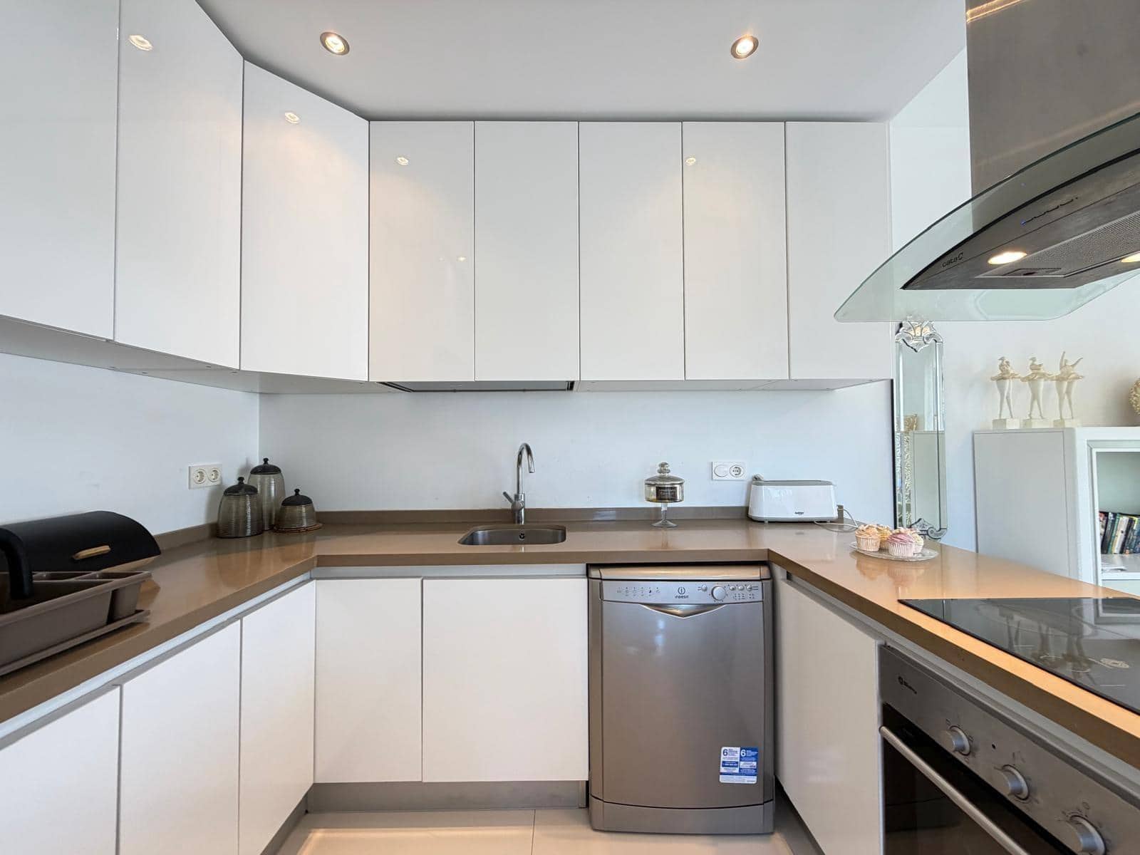 4 soveværelse Villa til salg i Dona Pepa med swimmingpool garage - € 399.900 (Ref: 9788400)