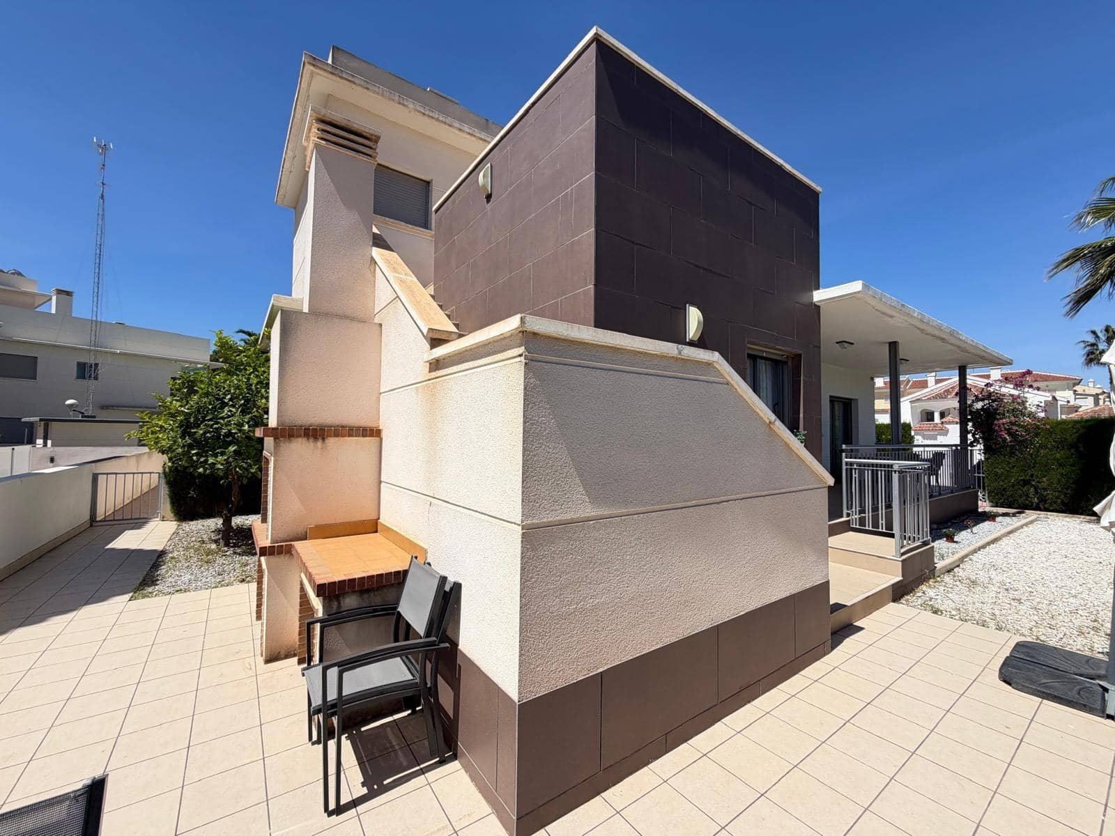 4 soveværelse Villa til salg i Dona Pepa med swimmingpool garage - € 399.900 (Ref: 9788400)