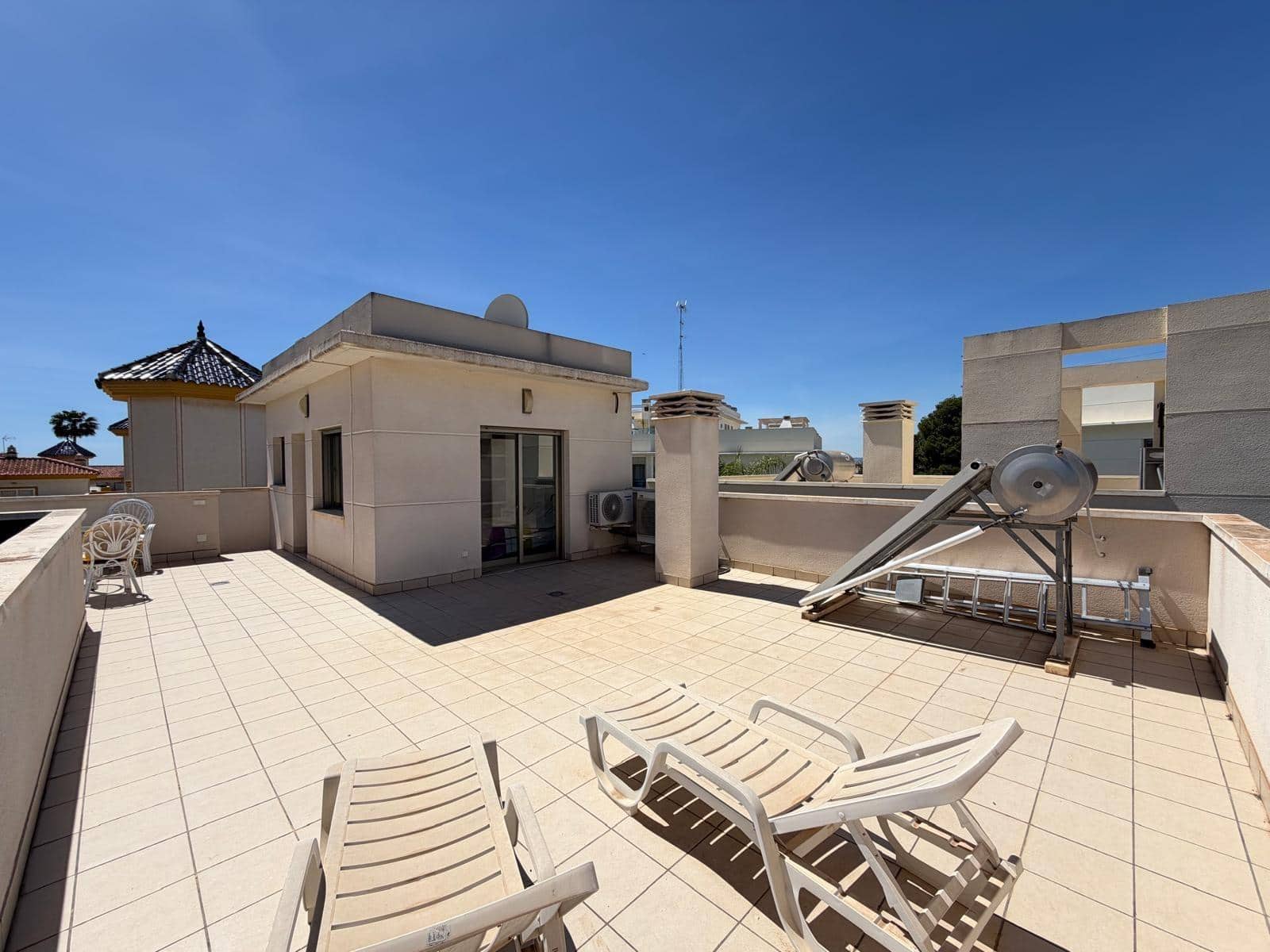 4 soveværelse Villa til salg i Dona Pepa med swimmingpool garage - € 399.900 (Ref: 9788400)