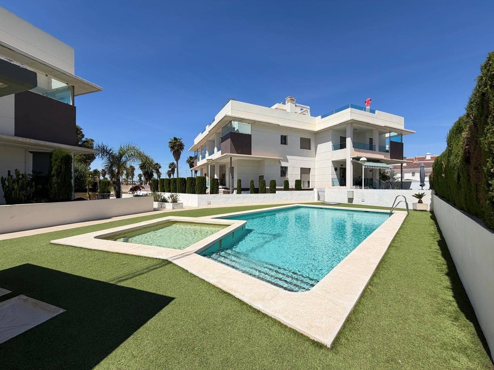 4 soveværelse Villa til salg i Dona Pepa med swimmingpool garage - € 399.900 (Ref: 9788400)