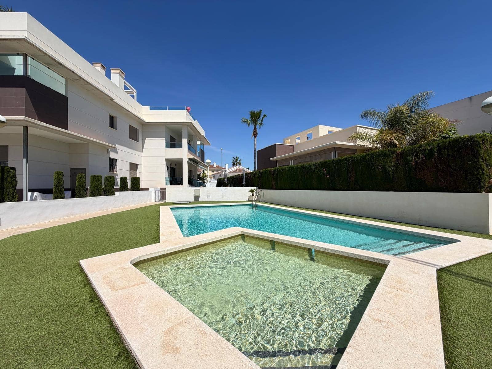 4 soveværelse Villa til salg i Dona Pepa med swimmingpool garage - € 399.900 (Ref: 9788400)