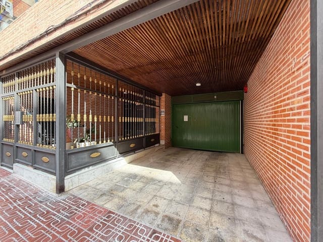 Autotalli myytävänä paikassa Playa del Cura, Torrevieja - 22 000 € (Ref: 9797103)