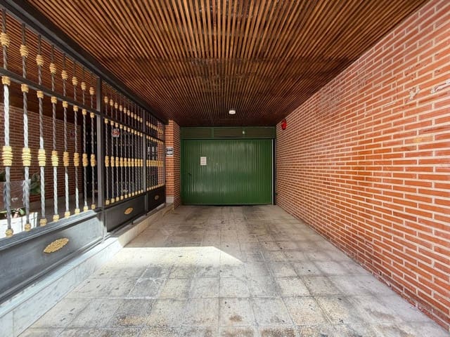 Autotalli myytävänä paikassa Playa del Cura, Torrevieja - 22 000 € (Ref: 9797103)