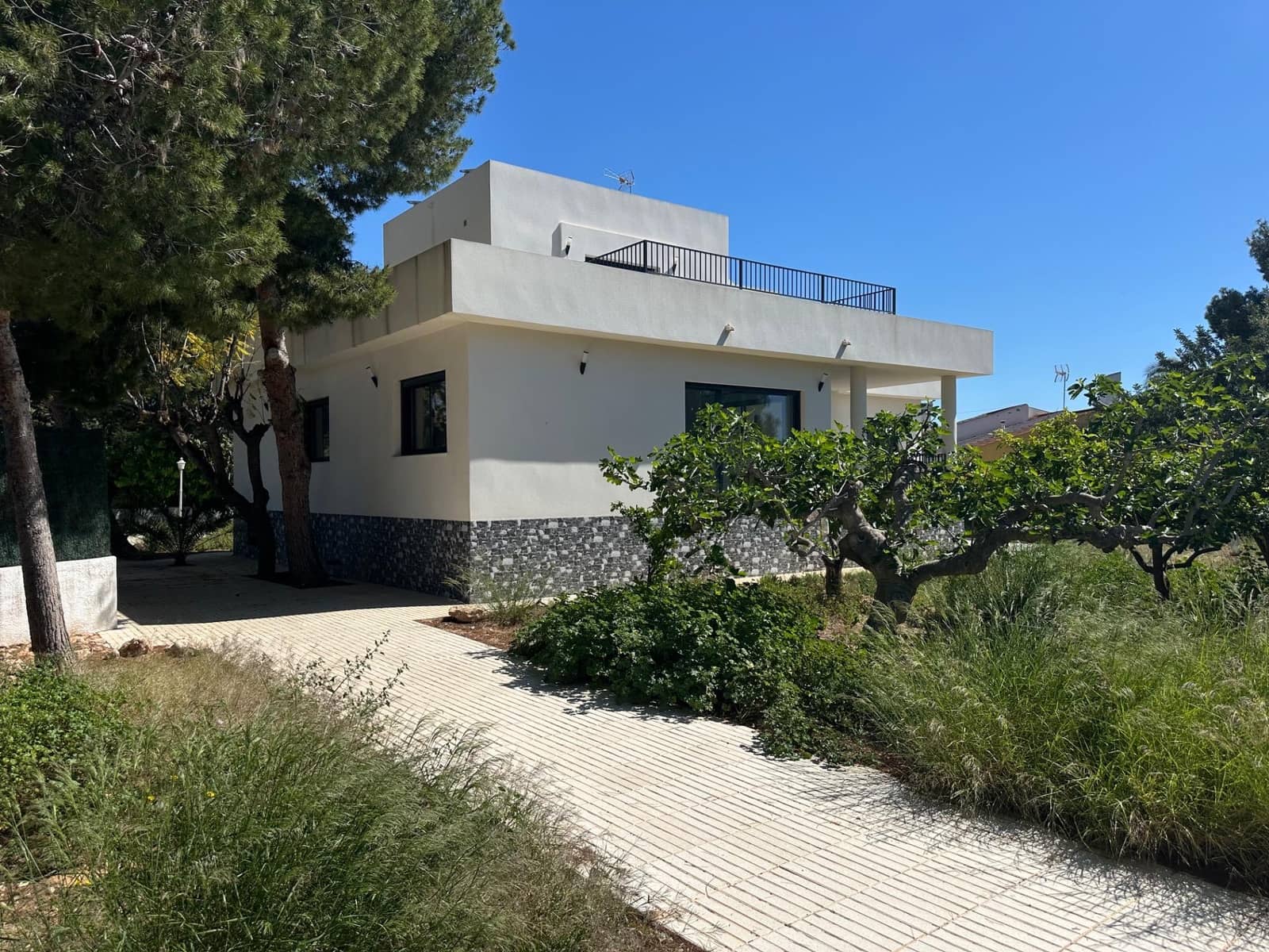 5 bedroom Villa for sale in San Vicente / Sant Vicent del Raspeig - € 590,000 (Ref: 9797104)