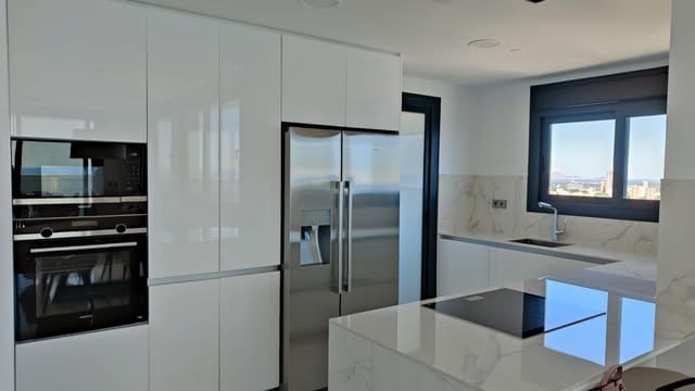 3 sypialnia Penthouse na sprzedaż w Playa Poniente, Benidorm z basenem garażem - 1 495 000 € (Ref: 9806475)