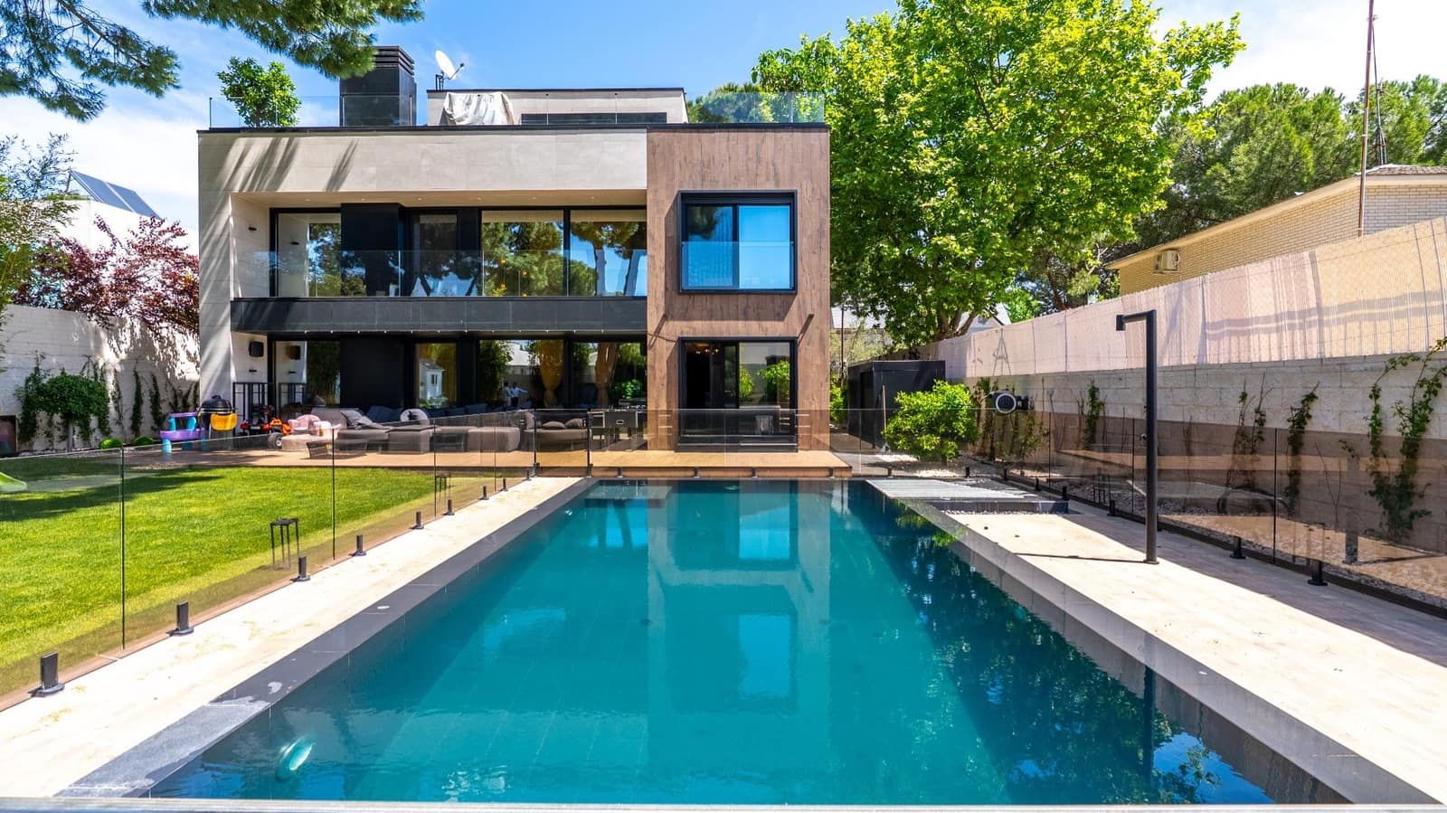 4 Zimmer Villa zu verkaufen in Pozuelo de Alarcon mit Pool Garage - 3.000.000 € (Ref: 9807959)
