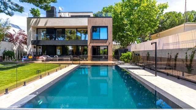 4 Zimmer Villa zu verkaufen in Pozuelo de Alarcón mit Pool Garage - 3.000.000 € (Ref: 9807959)