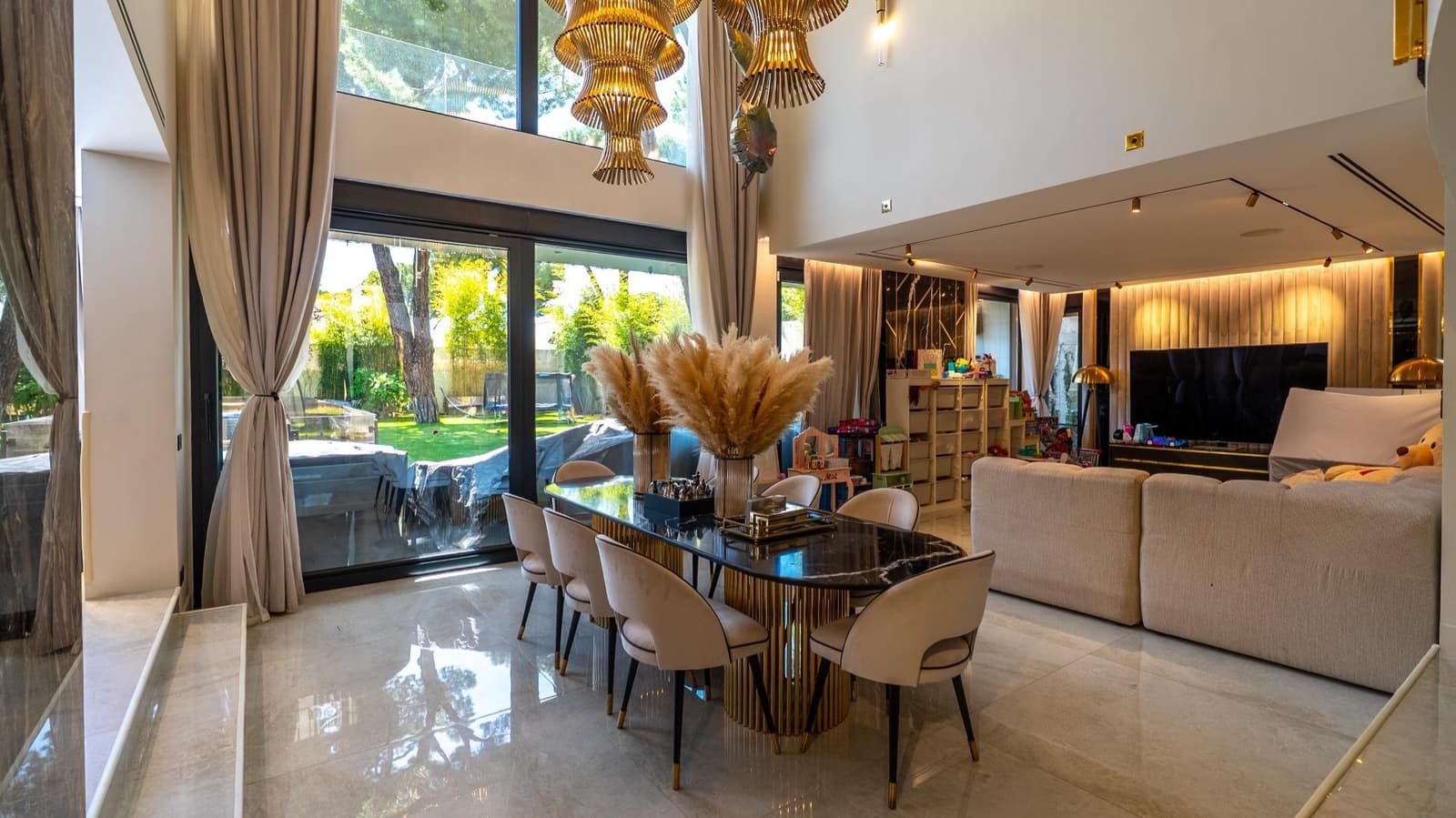 4 Zimmer Villa zu verkaufen in Pozuelo de Alarcon mit Pool Garage - 3.000.000 € (Ref: 9807959)