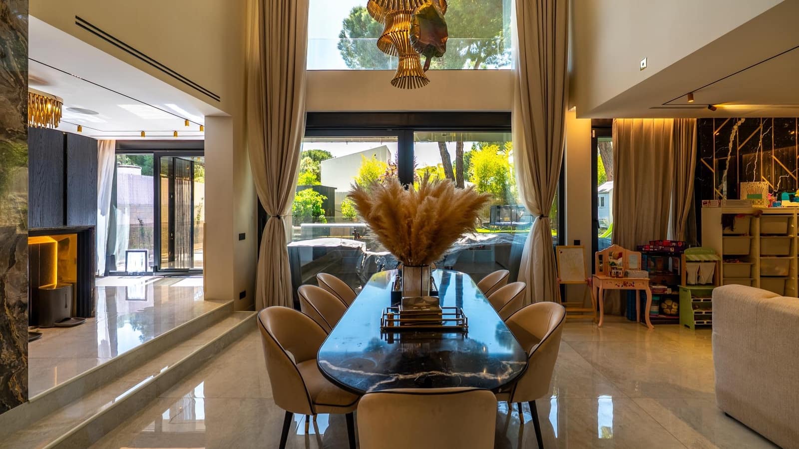 4 Zimmer Villa zu verkaufen in Pozuelo de Alarcon mit Pool Garage - 3.000.000 € (Ref: 9807959)