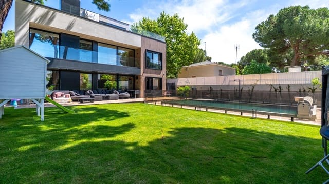 4 Zimmer Villa zu verkaufen in Pozuelo de Alarcón mit Pool Garage - 3.000.000 € (Ref: 9807959)