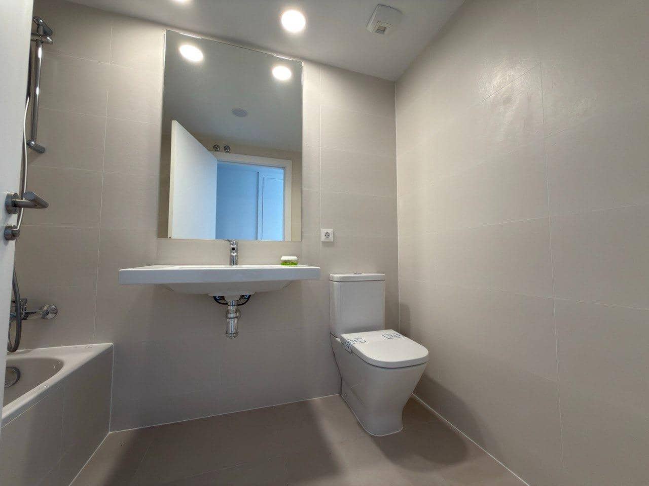 3 bedroom Apartment for sale in Alicante / Alacant city with garage - € 519,000 (Ref: 9814360)