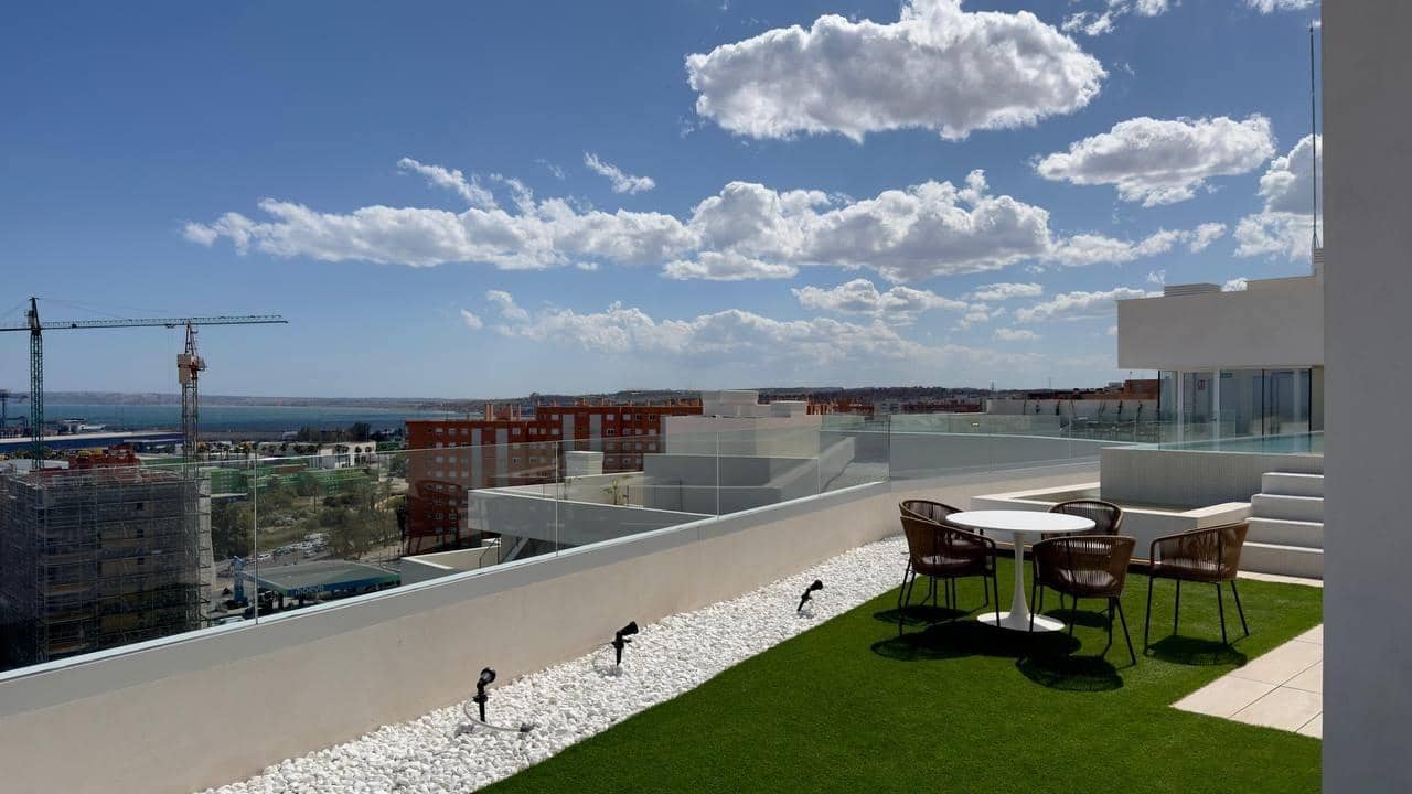 3 bedroom Apartment for sale in Alicante / Alacant city with garage - € 519,000 (Ref: 9814360)