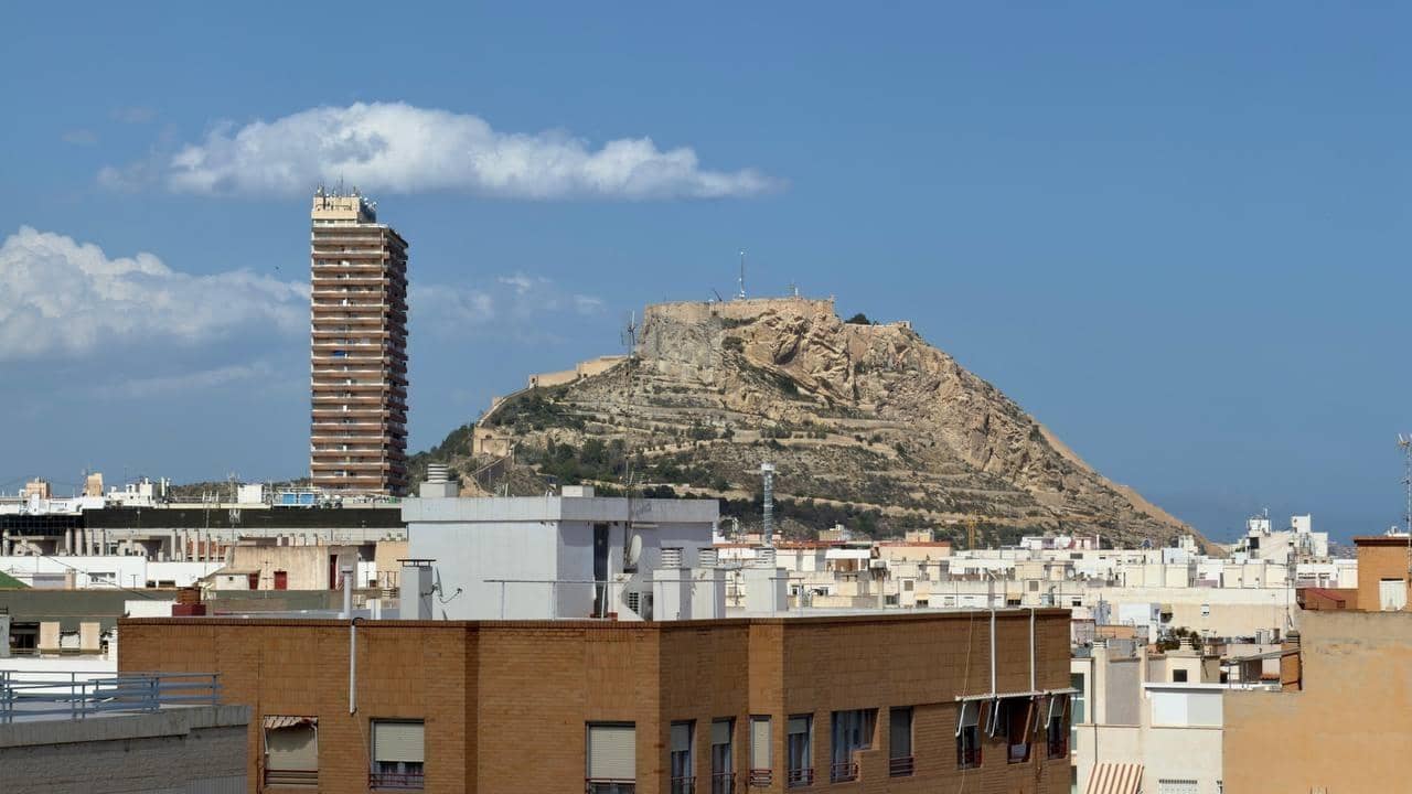 3 bedroom Apartment for sale in Alicante / Alacant city with garage - € 519,000 (Ref: 9814360)