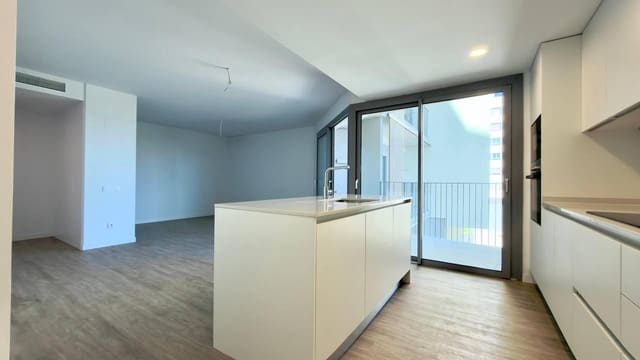 3 soveværelse Lejlighed til salg i Benalúa, Alicante by med garage - € 519.000 (Ref: 9814360)