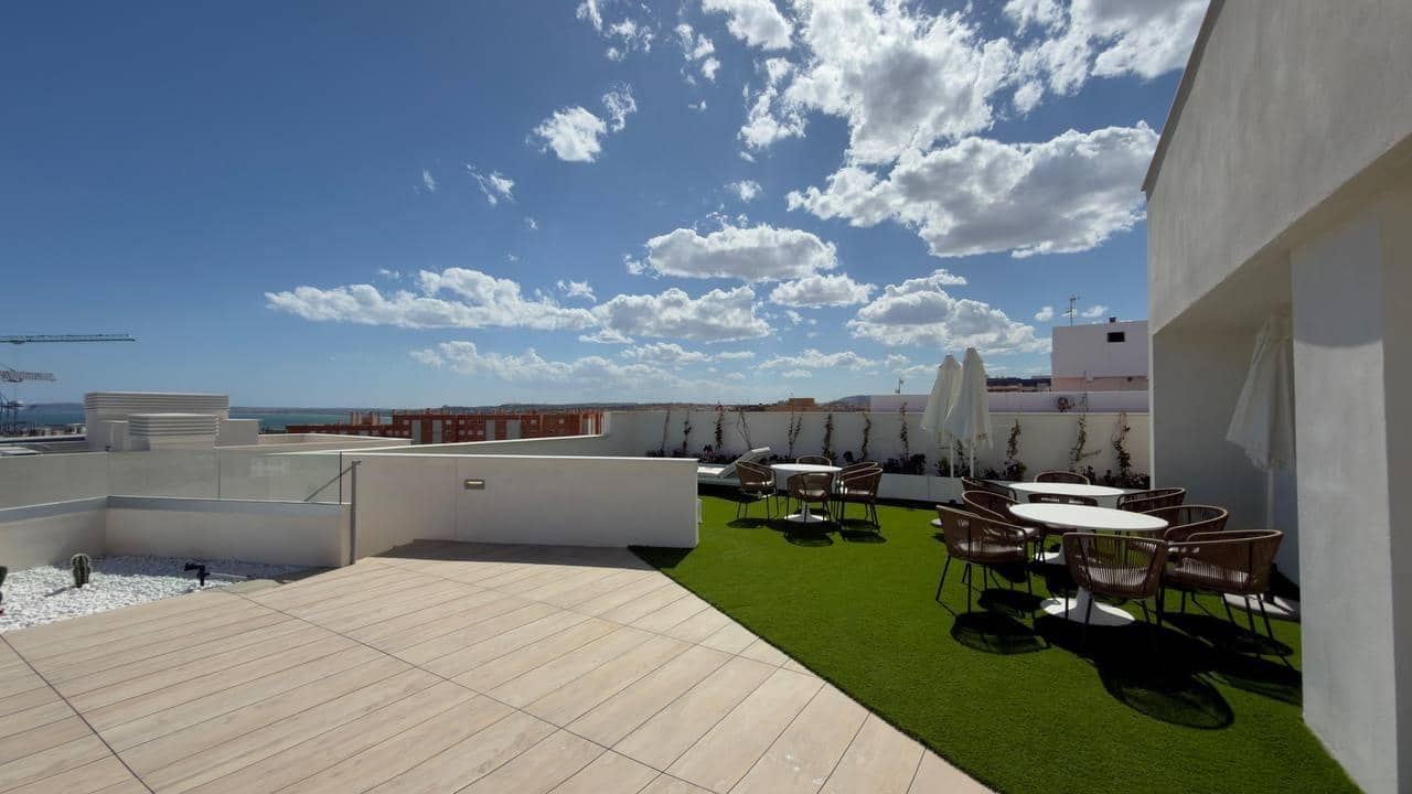 3 bedroom Apartment for sale in Alicante / Alacant city with garage - € 519,000 (Ref: 9814360)