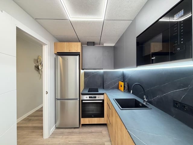 2 slaapkamer Appartement te koop in Torrevieja - € 179.900 (Ref: 9815848)