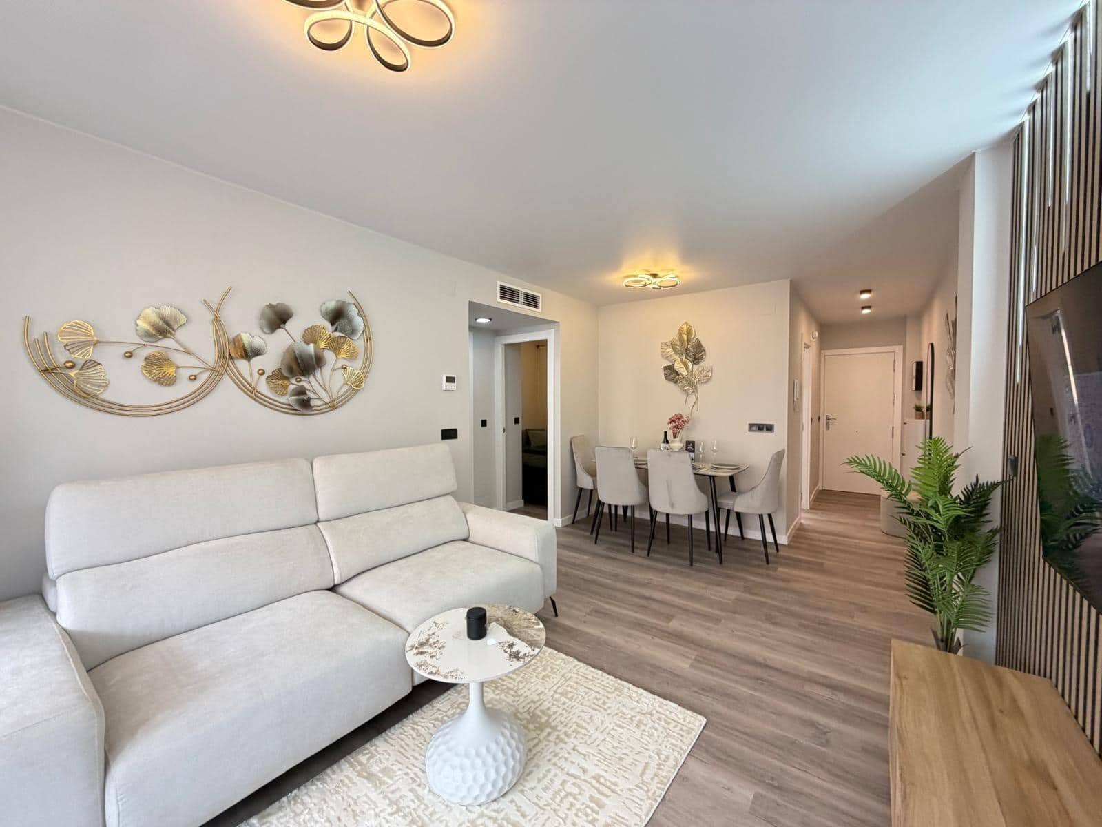 2 slaapkamer Appartement te koop in Torrevieja - € 179.900 (Ref: 9815848)