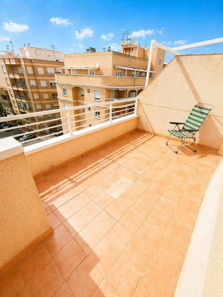 2 soverom Penthouse til salgs i Torrevieja - € 159 900 (Ref: 9818221)