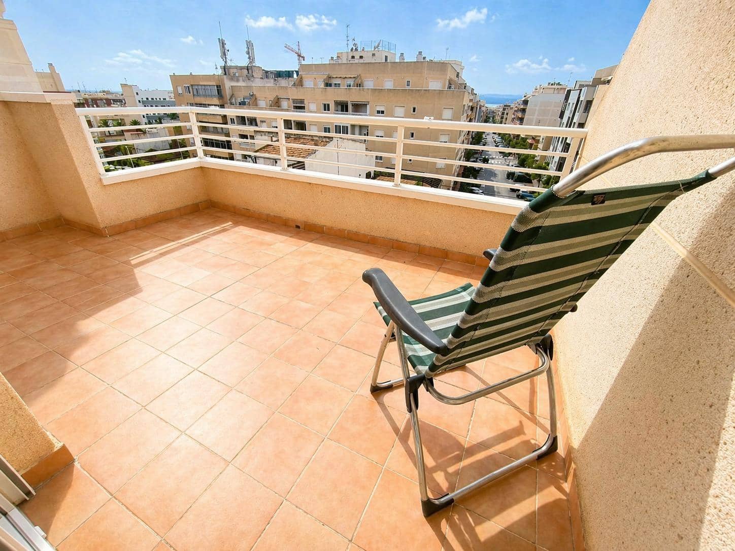 2 soverom Penthouse til salgs i Torrevieja - € 159 900 (Ref: 9818221)