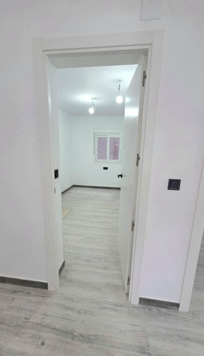 2 Zimmer Apartment zu verkaufen in Mieres - 104.000 € (Ref: 9820507)