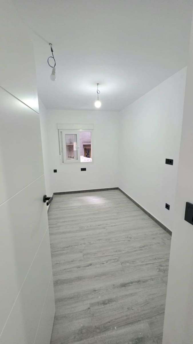 2 Zimmer Apartment zu verkaufen in Mieres - 104.000 € (Ref: 9820507)