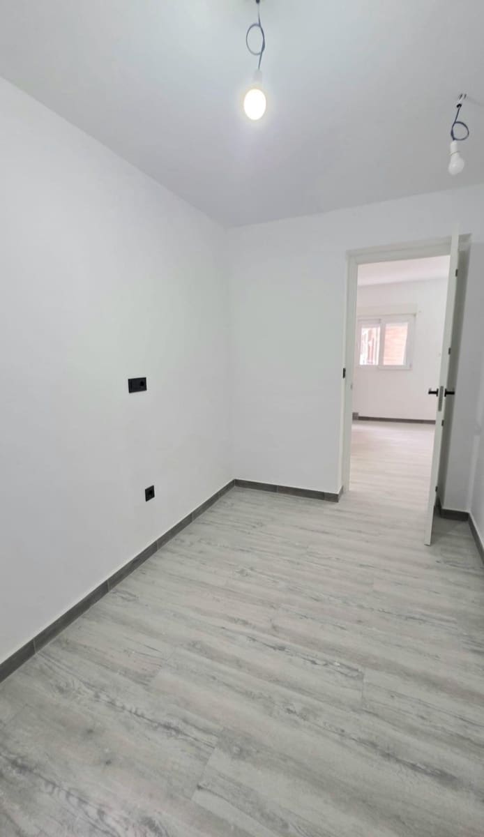 2 Zimmer Apartment zu verkaufen in Mieres - 104.000 € (Ref: 9820507)